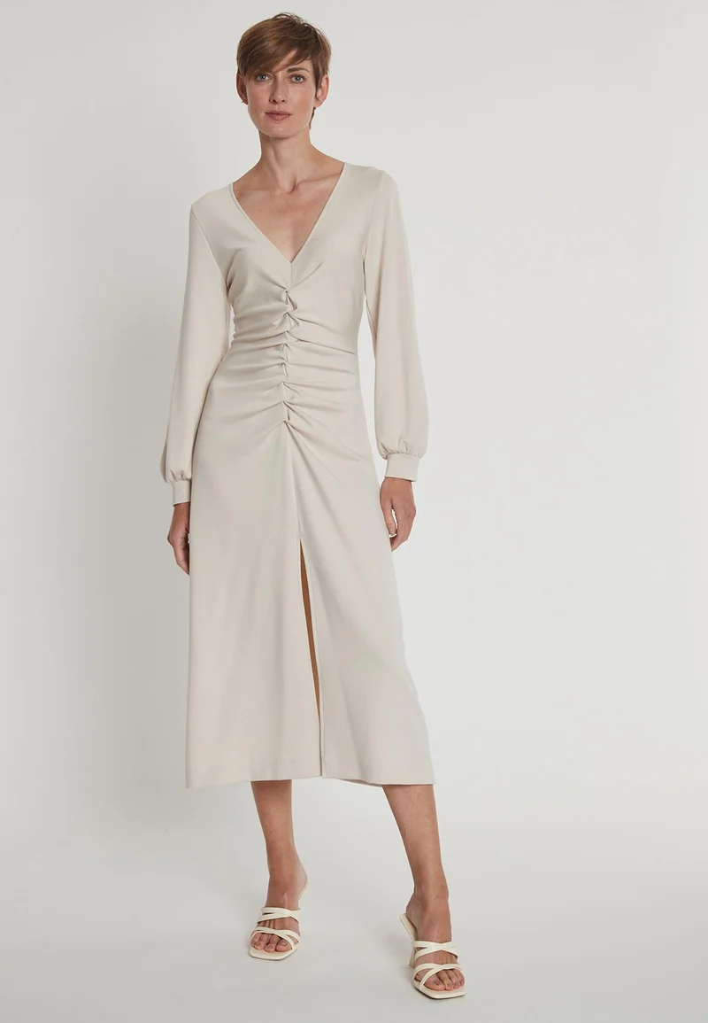 Tailliertes Kleid Hefari