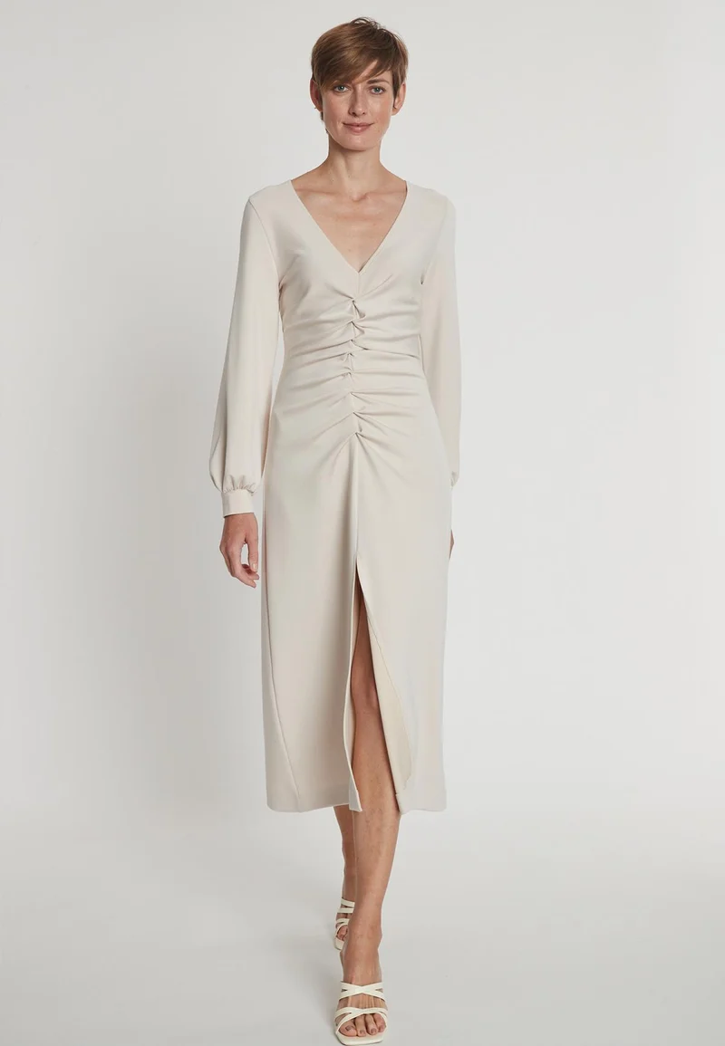 Tailliertes Kleid Hefari