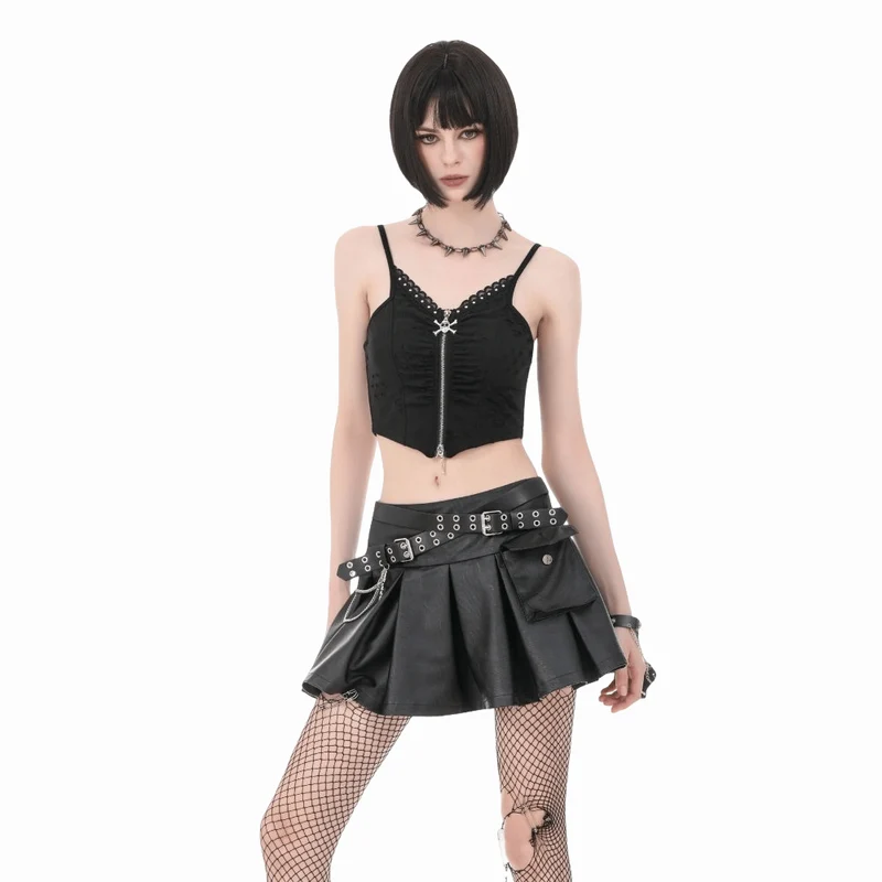 Punk-Rock für Damen mit gekreuztem Gürtel, Ketten und Falten