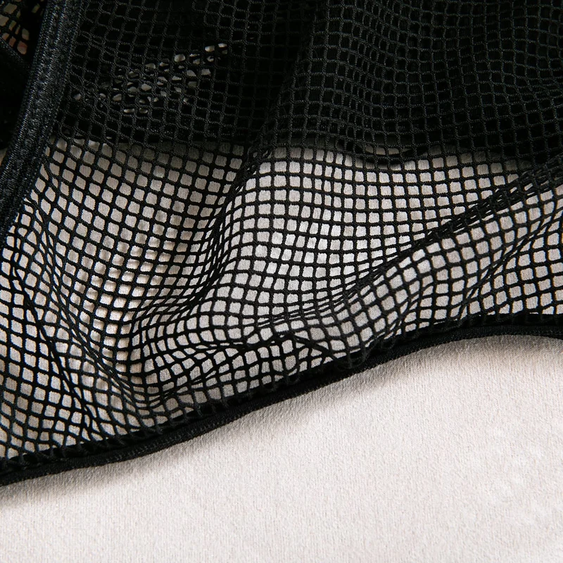 Sexy Damen-Dessous im Grunge-Stil mit Mesh-Einsätzen, Schnürung und Choker