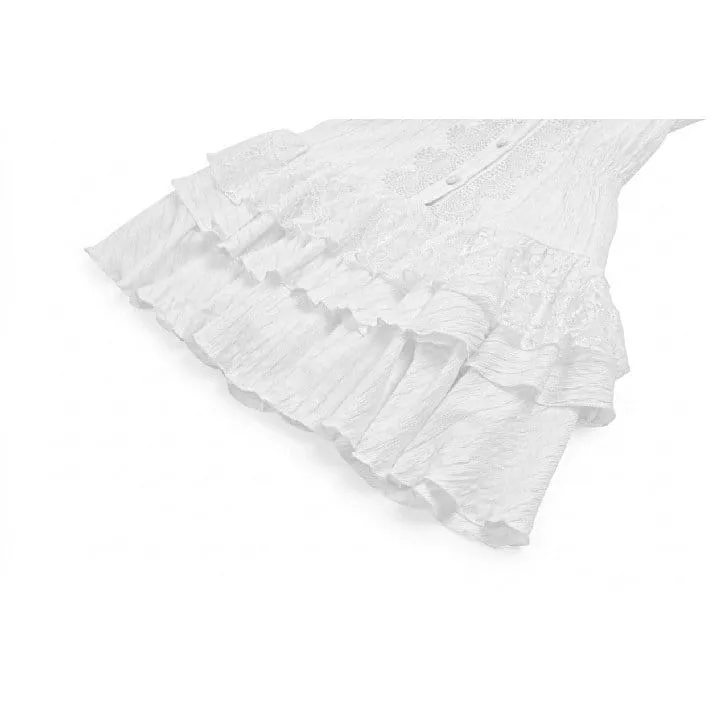 Weißes, gotisches Damenkleid mit Lagenrock, Rüschen und Spitzeneinsatz