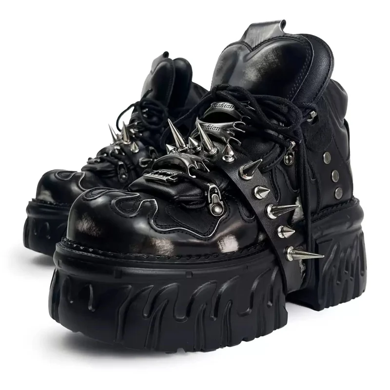 Punkrock-Plateauschuhe für Herren mit Nieten und klobiger Sohle