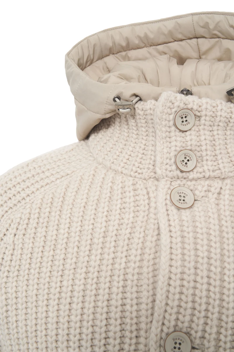Cardigan con cappuccio