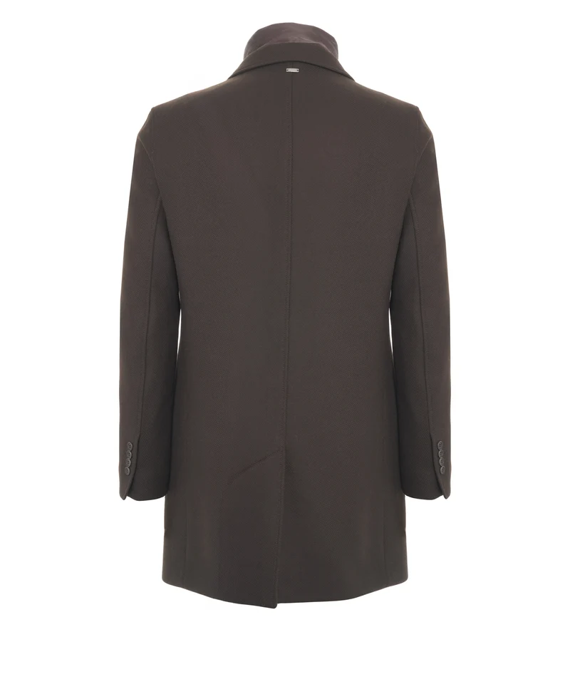 Cappotto con tasche a pattina