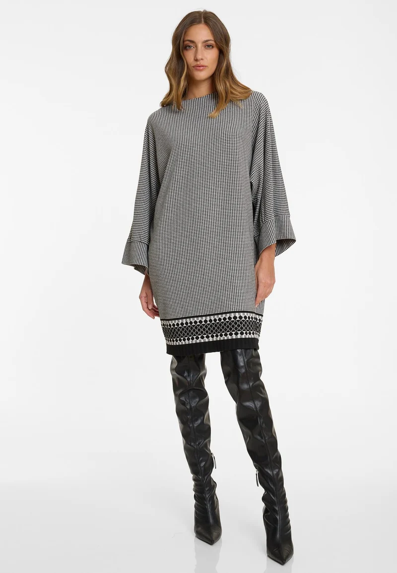 Modernes Kleid Asimi