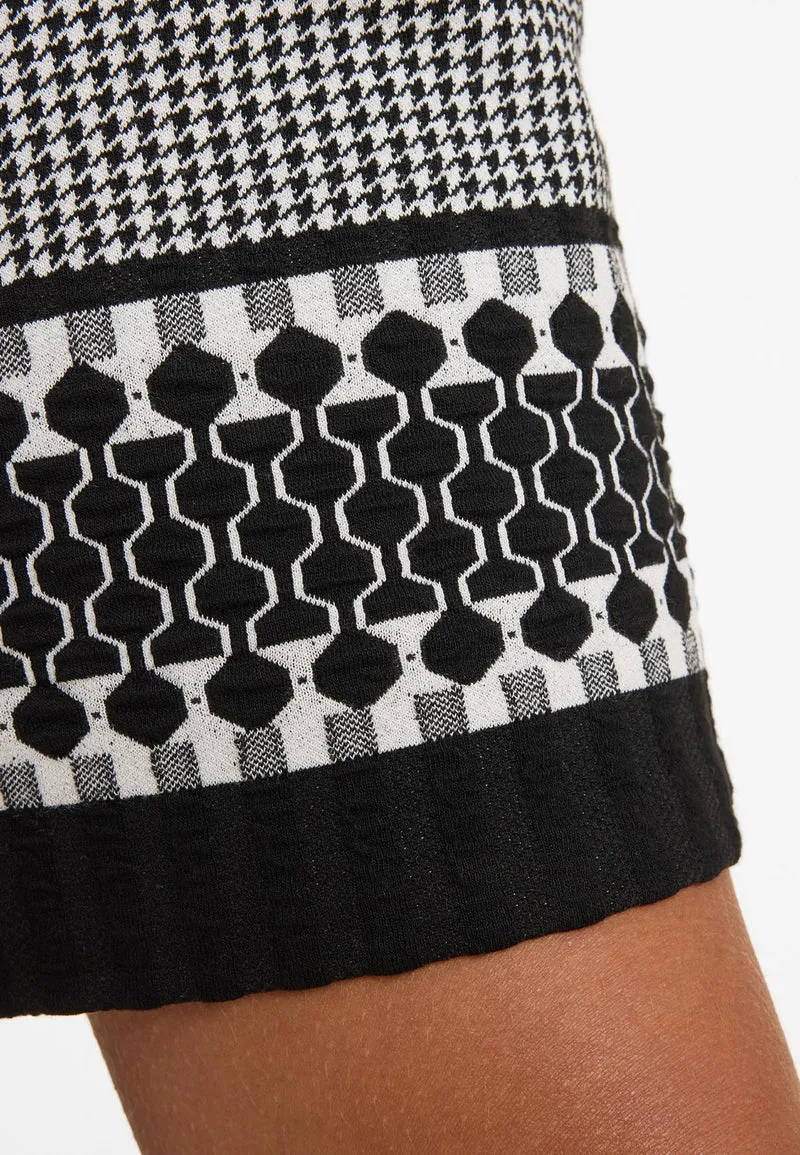Modernes Kleid Asimi
