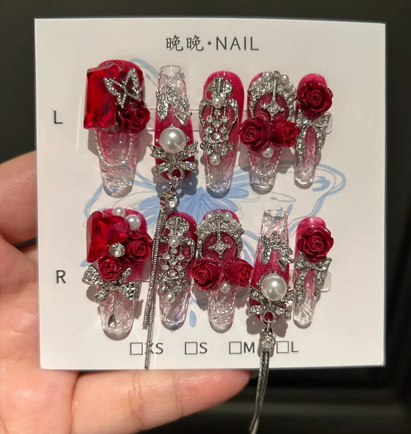 Gothic-Nagelpatch mit Schmetterlingsmuster für Damen