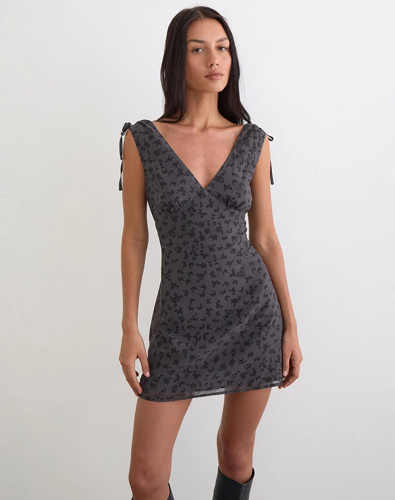 Carmila Mini-Kleid mit Raffungen und minimalistischem Blumenmuster in Dunkelgrau