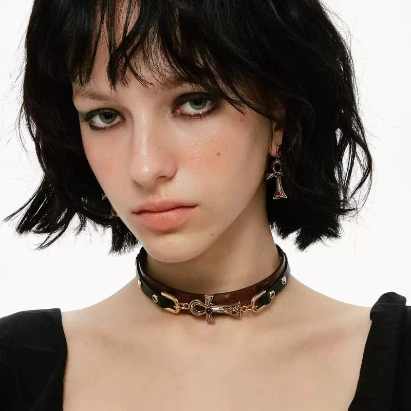 Grunge-Retro-Ohrringe mit Strasskreuz für Damen