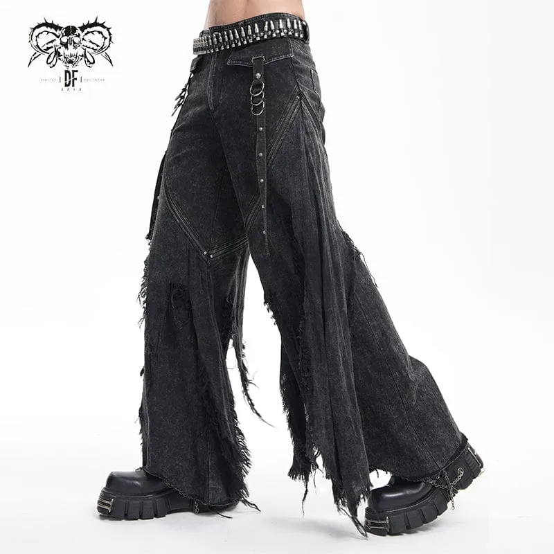 Herrenhose mit zerrissenen Ringen und Nieten im Gothic-Stil