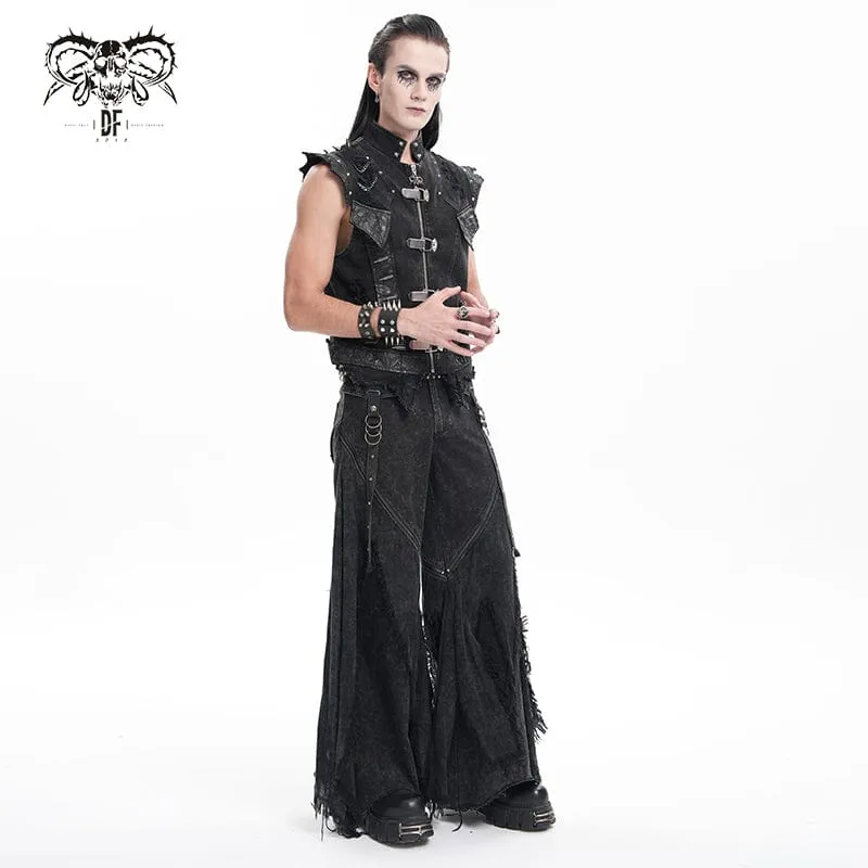 Herrenhose mit zerrissenen Ringen und Nieten im Gothic-Stil