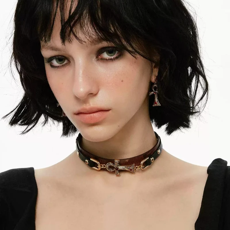 Grunge-Choker für Damen aus Kunstleder mit Kreuz