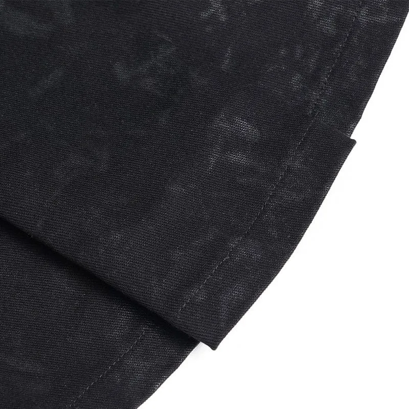 Punk-Rock für Herren mit Ringen, Ketten, Reißverschluss und Falten