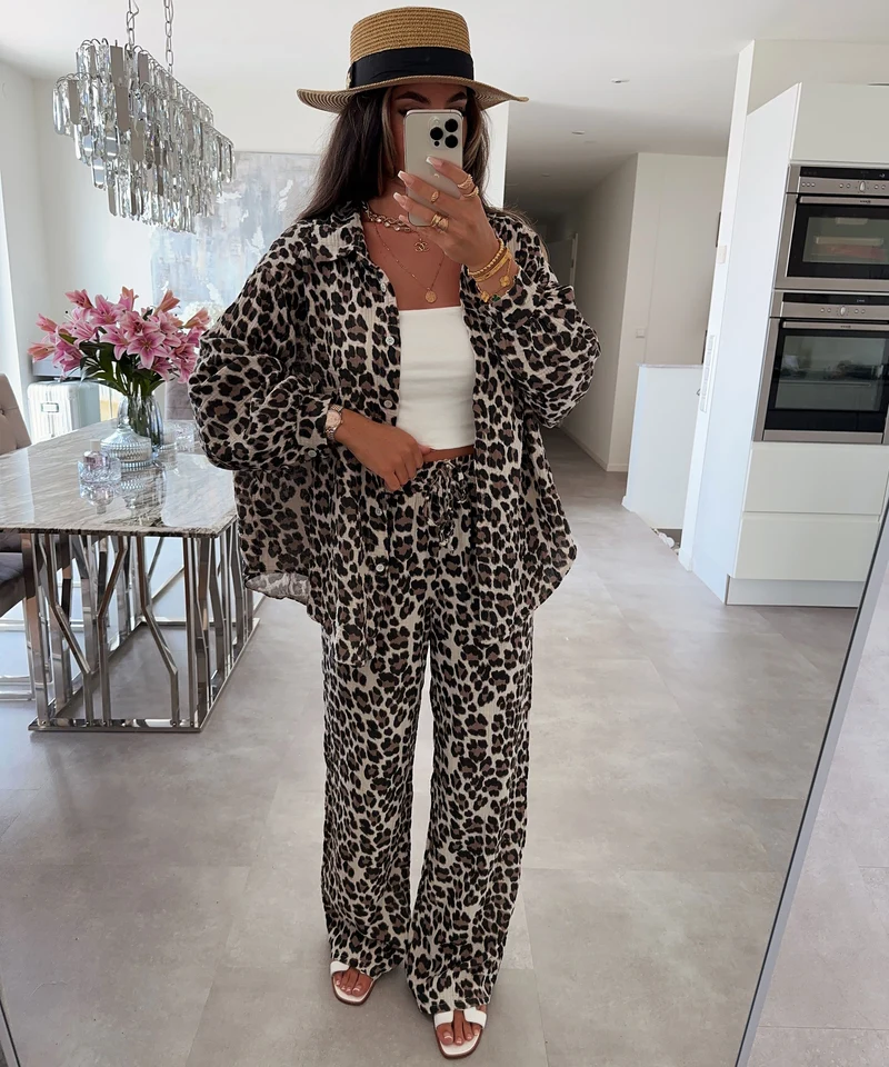 Oversize Musselin Bluse Freya Leo Braun Kurz
