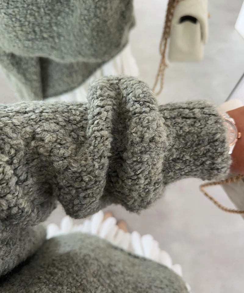 Oversize Boucle Pullover Billa Khaki