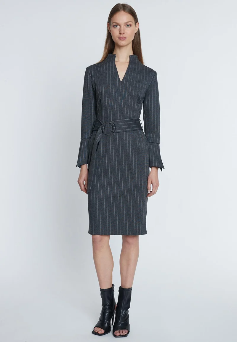 Klassisches Kleid Mesaly