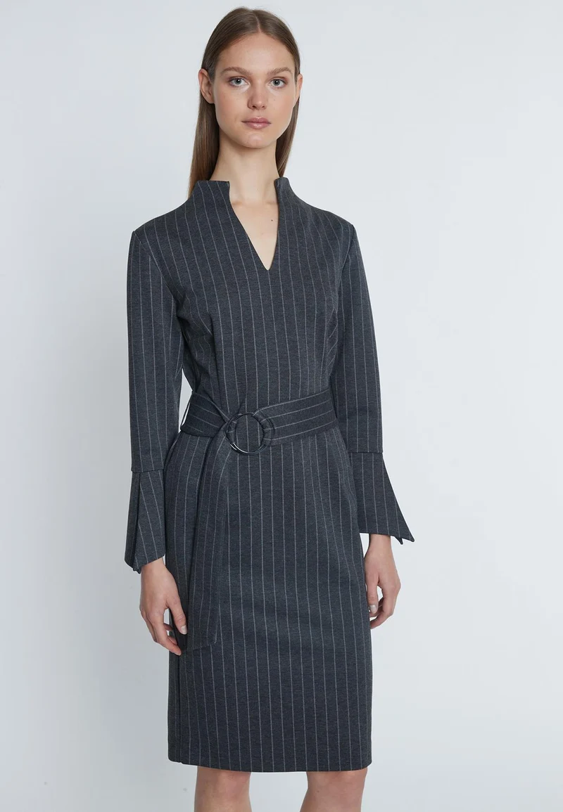 Klassisches Kleid Mesaly