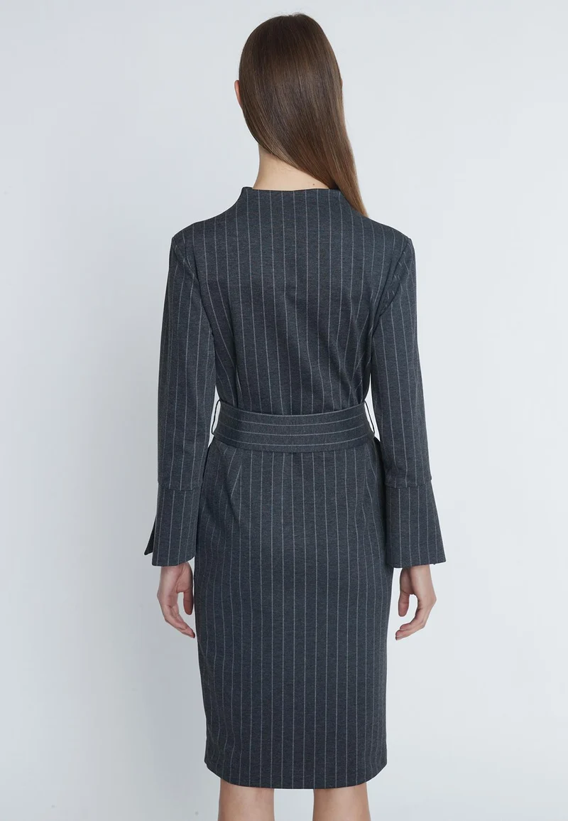Klassisches Kleid Mesaly