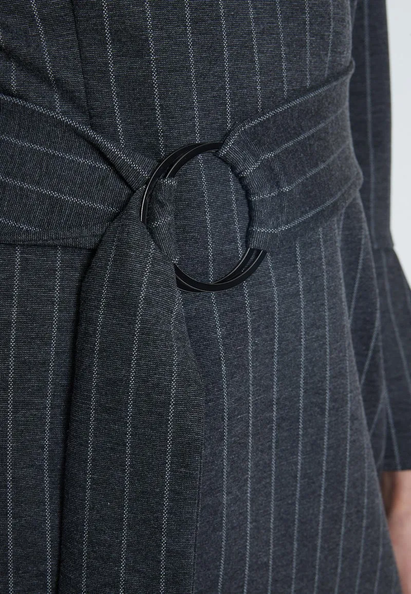 Klassisches Kleid Mesaly