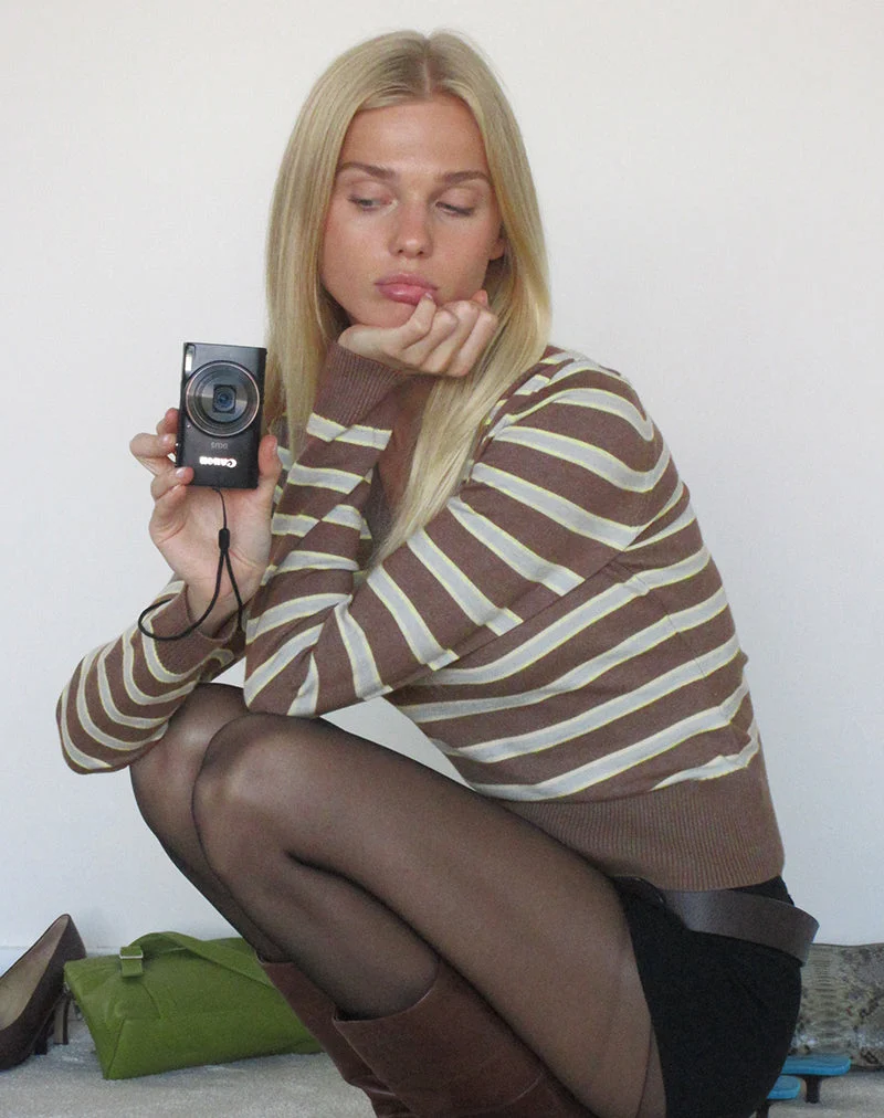 Yasra Pullover aus gestreiftem Strick in Braun und Gelb