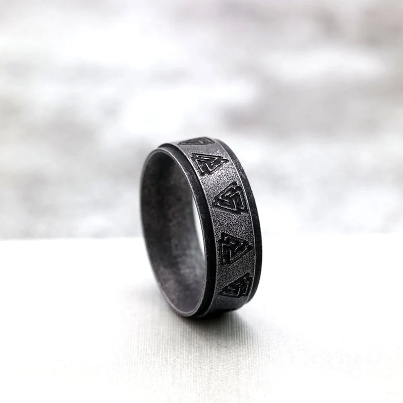 Herren-Punk-Ring aus Valknut im Used-Look