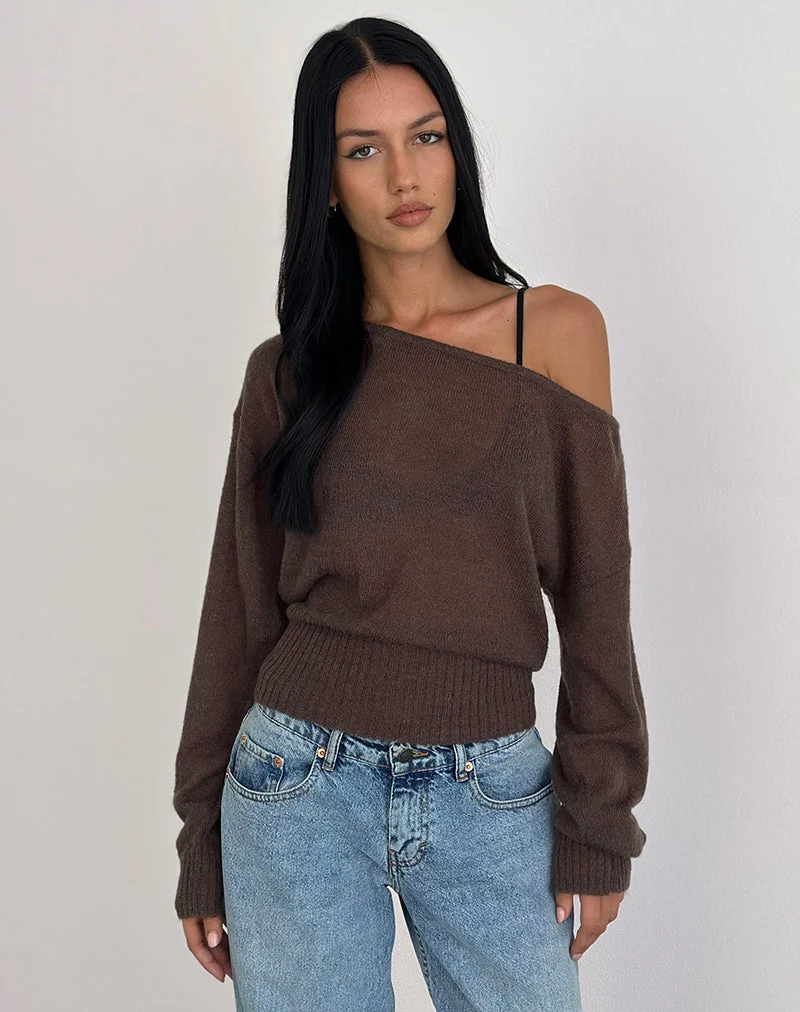 Suena Asymmetrischer Pullover aus Strick in Dunkelbraun