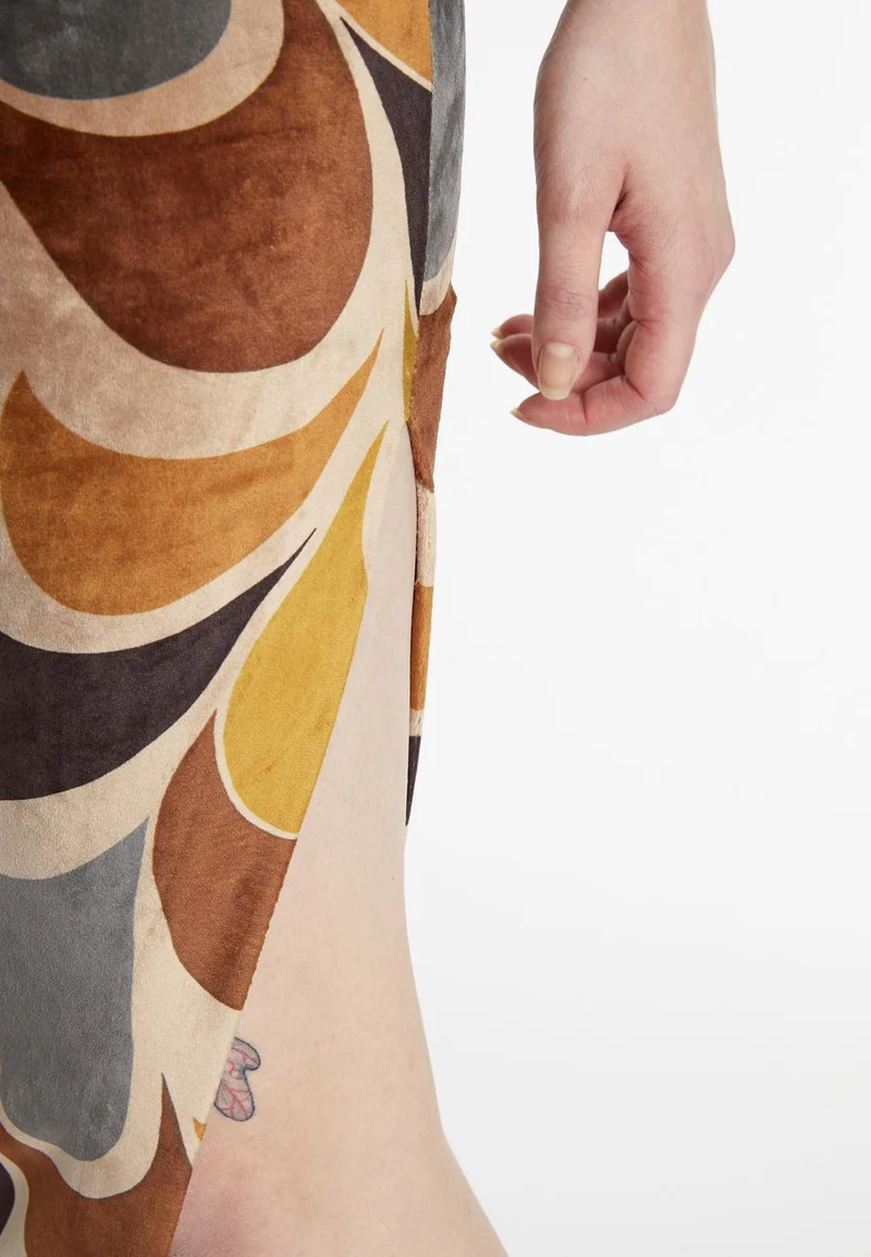 Schlauchkleid Sotane