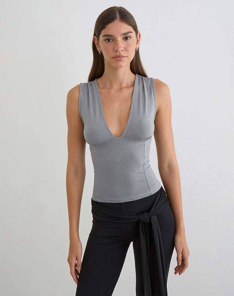 Lynod Plunge Top in Grau