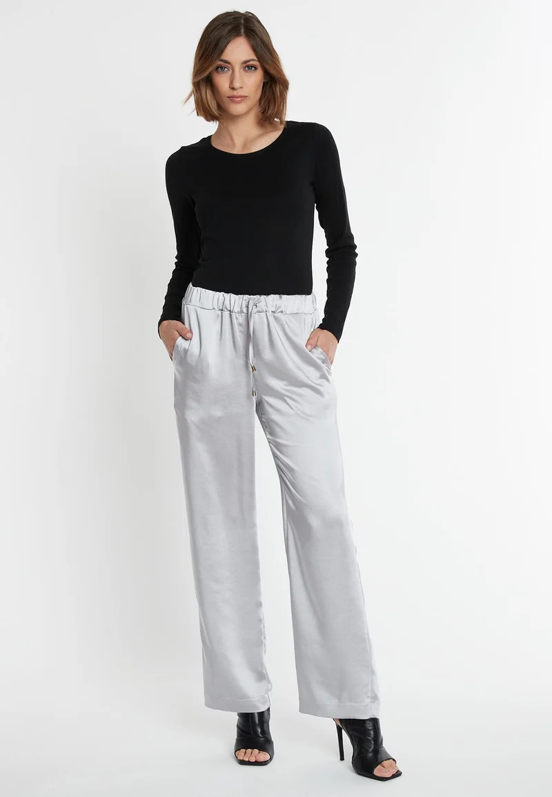 Satinhose Sibby