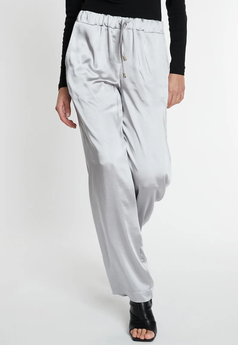 Satinhose Sibby