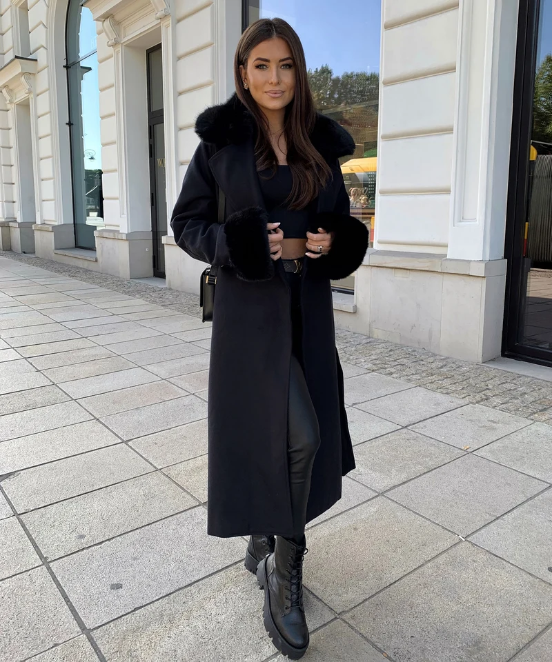 Mantel Jolie mit Felldetails Schwarz