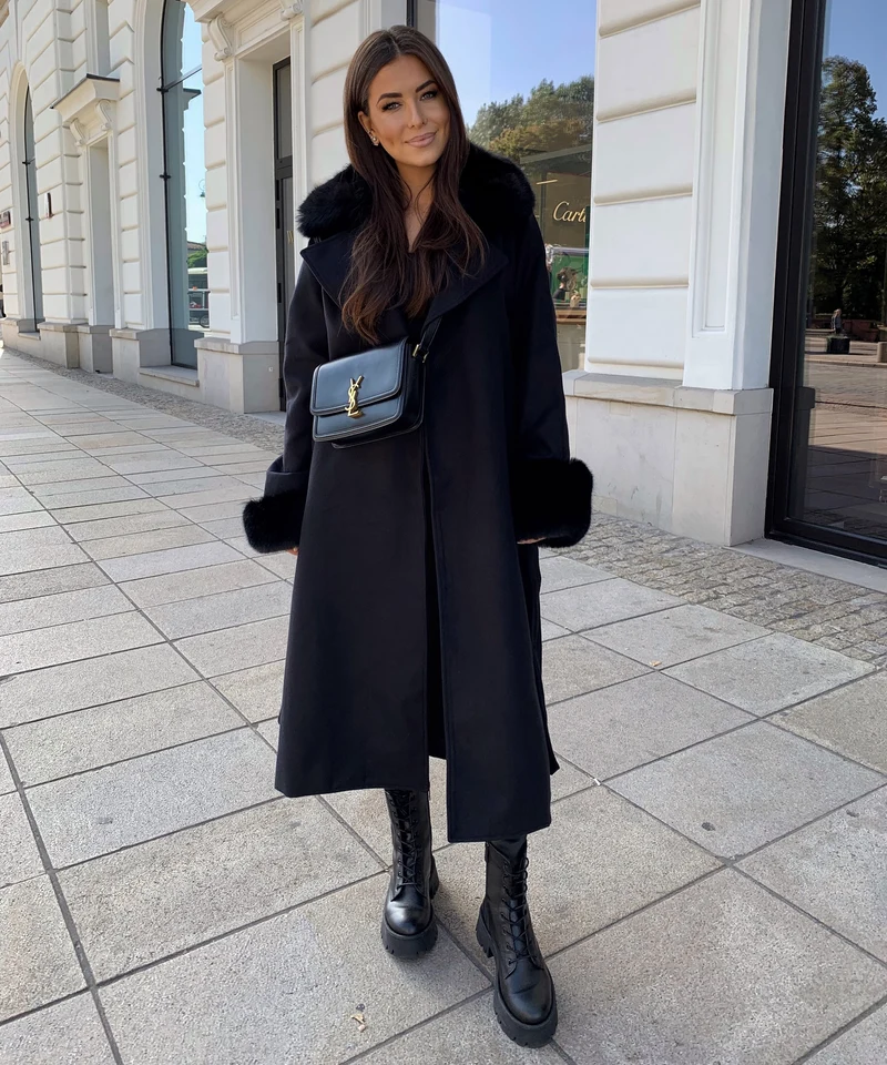 Mantel Jolie mit Felldetails Schwarz
