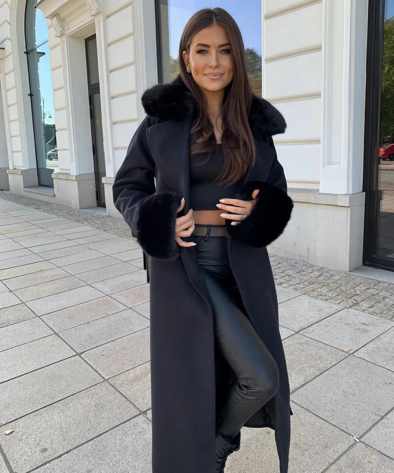 Mantel Jolie mit Felldetails Schwarz