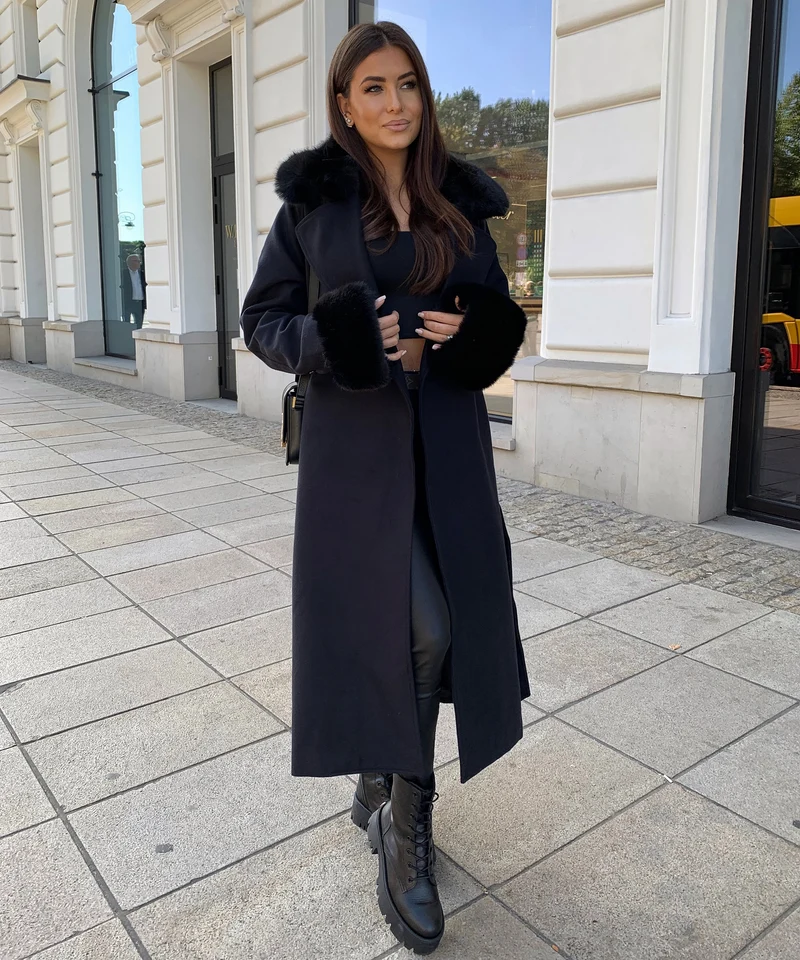 Mantel Jolie mit Felldetails Schwarz
