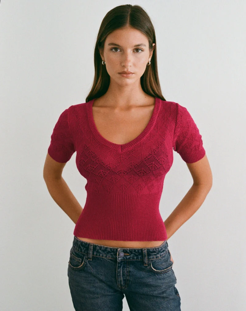 Yura Top aus Pointelle-Strick in Tiefrot