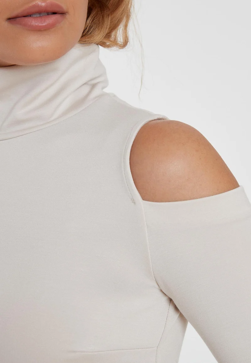 Cut-Out Top Sensy