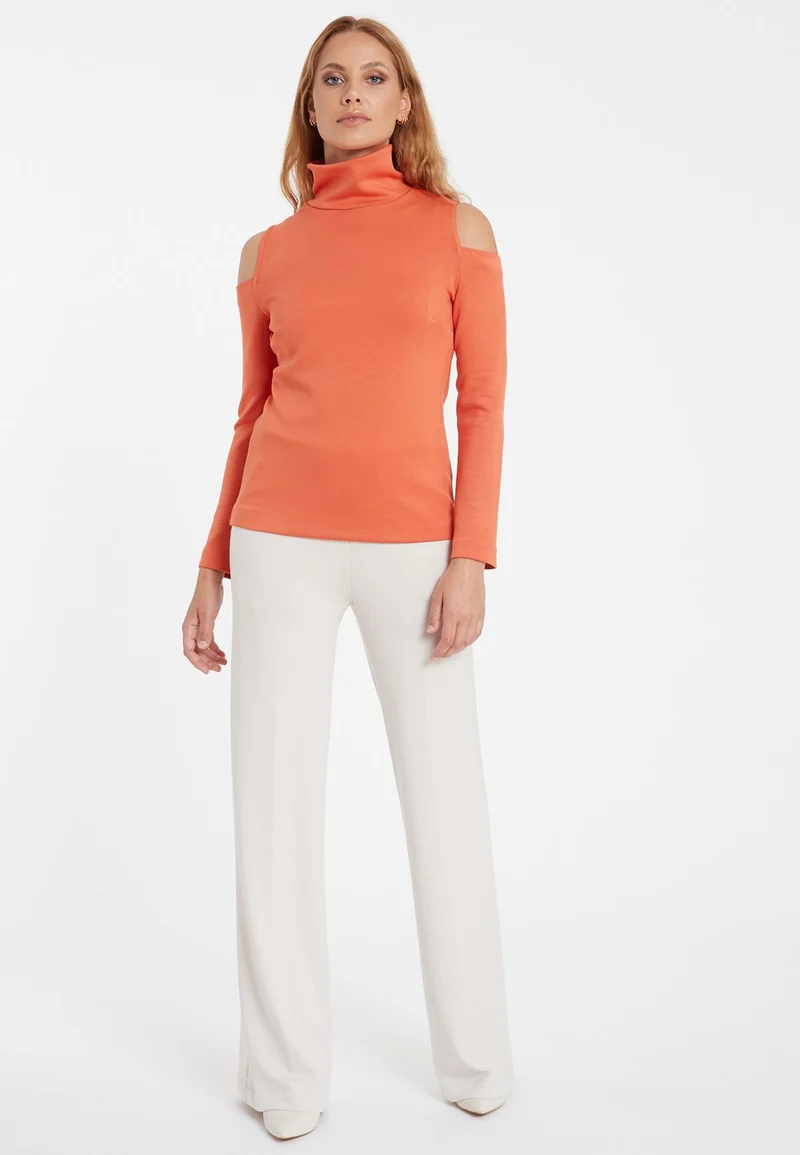 Cut-Out Top Senta