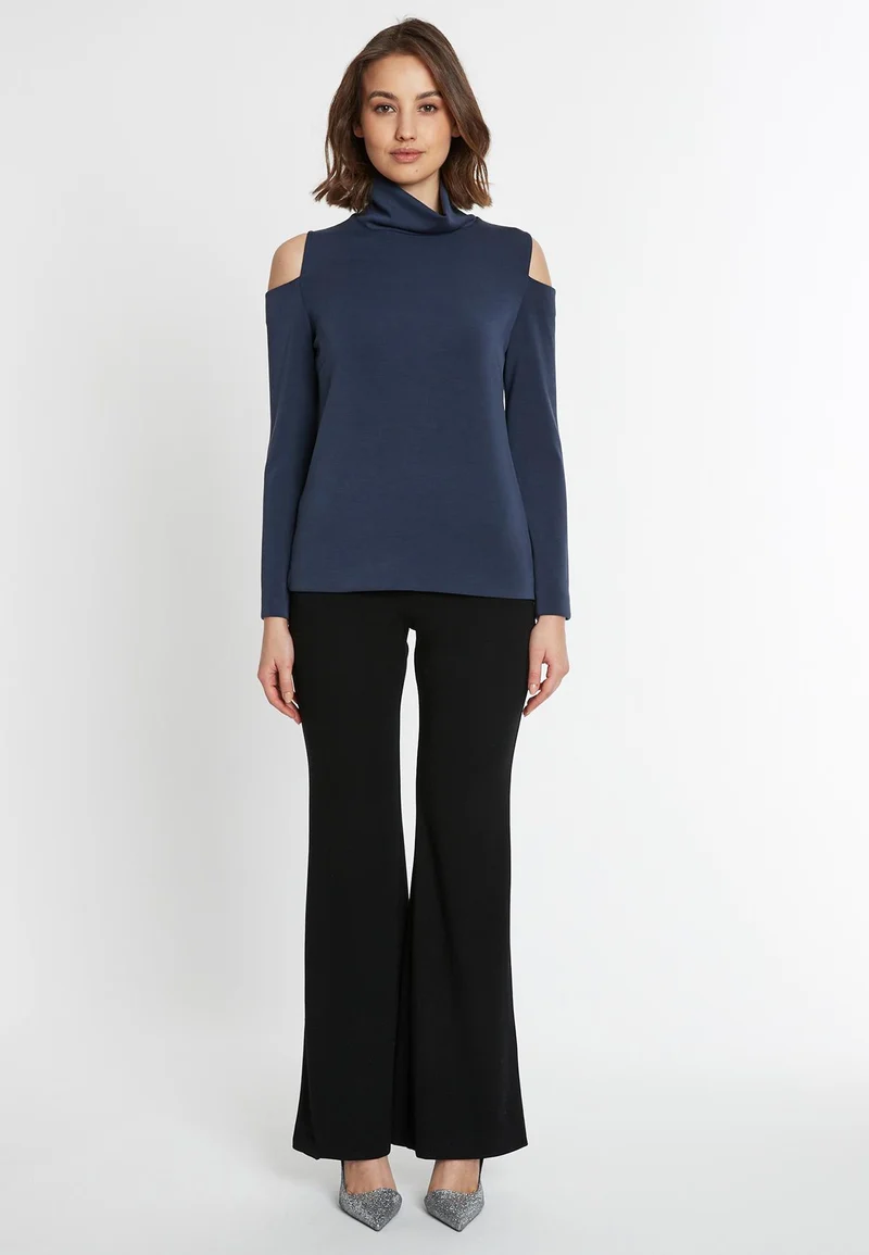 Cut-Out Top Senina