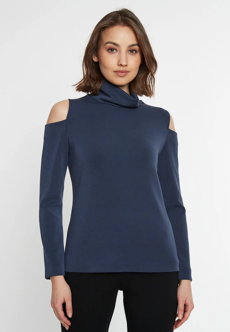 Cut-Out Top Senina