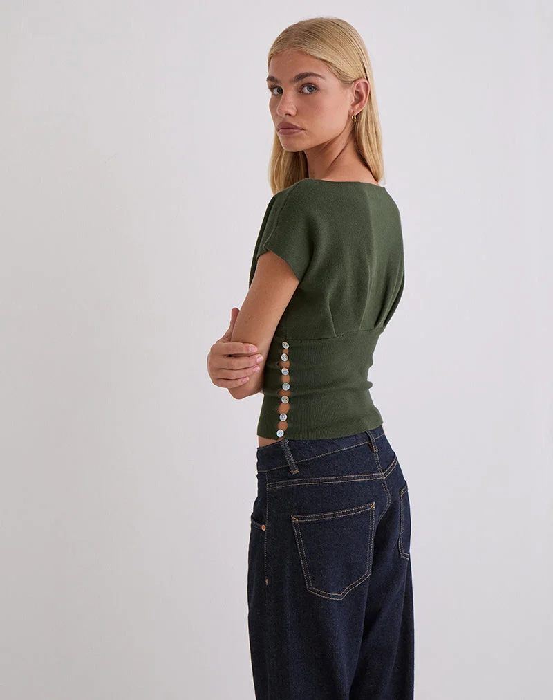 Elin Top aus Strick in Khaki mit Perlmuttknöpfen
