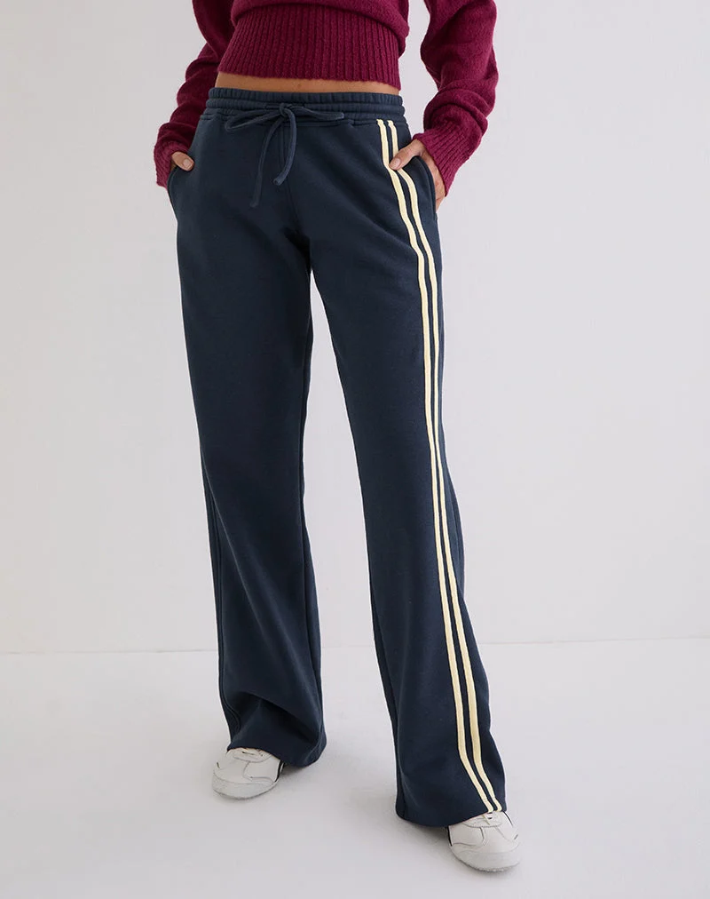 Covero Jogger in Marineblau mit buttermilchfarbenem Besatz