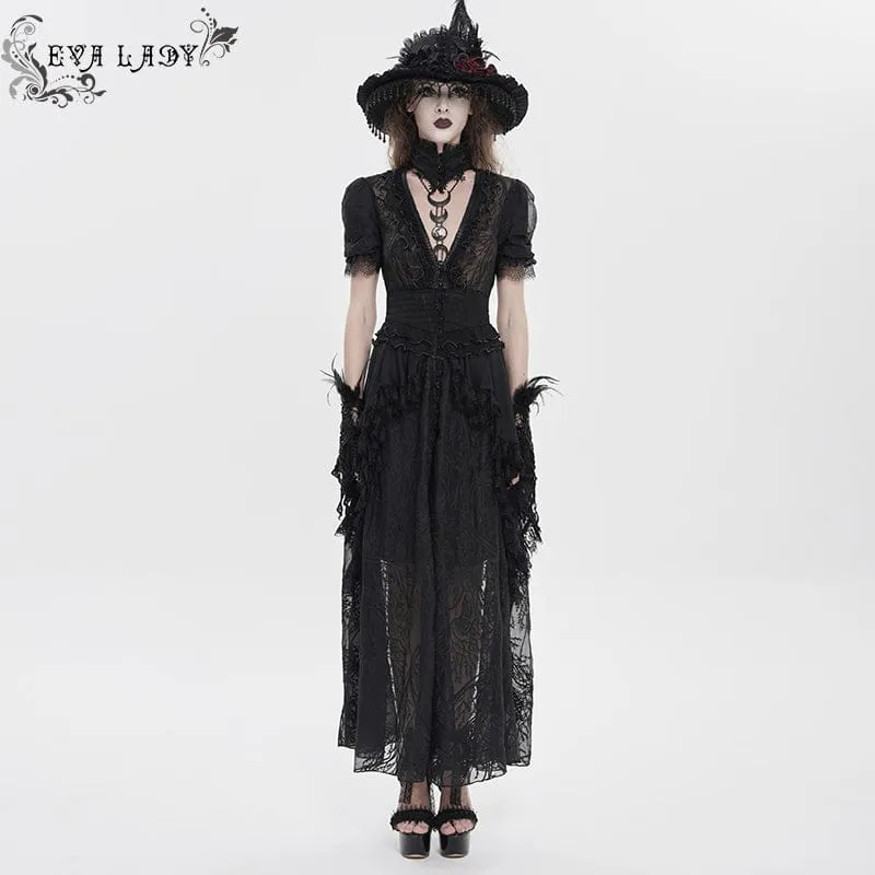 Schwarzes Gothic-Maxikleid mit tiefem Ausschnitt, Stehkragen und kurzen Ärmeln – ideal als Hochzeitskleid.