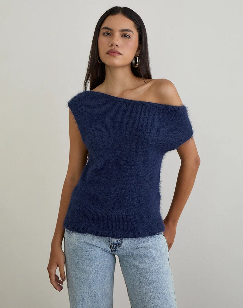 Calyce Top aus flauschigem Strick Navy