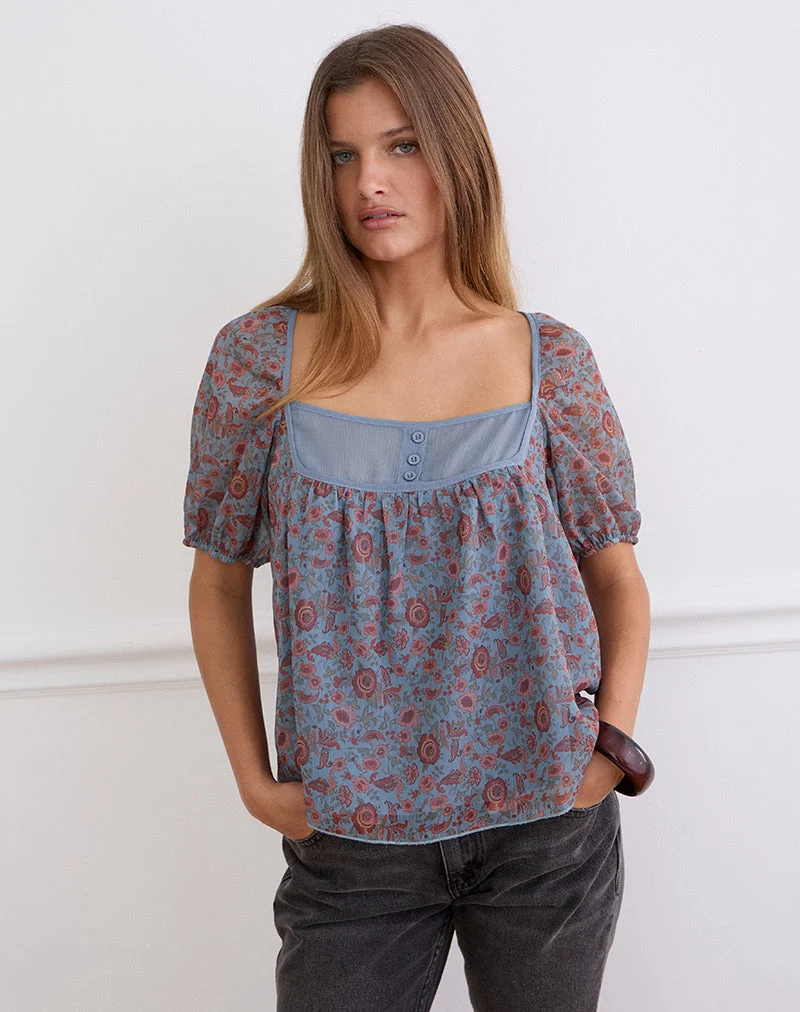 Sumire-Oberteil aus Chiffon in der Farbe „Shadow Blossom Blue“