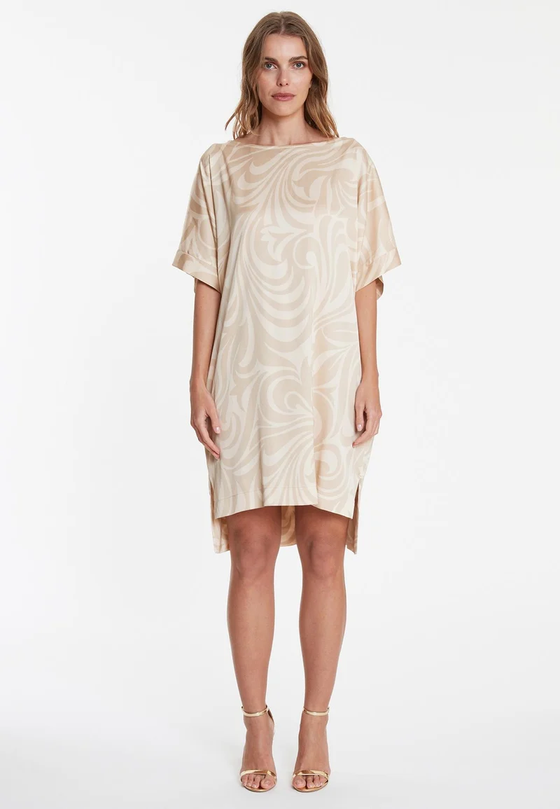 Oversize Kleid Wapea