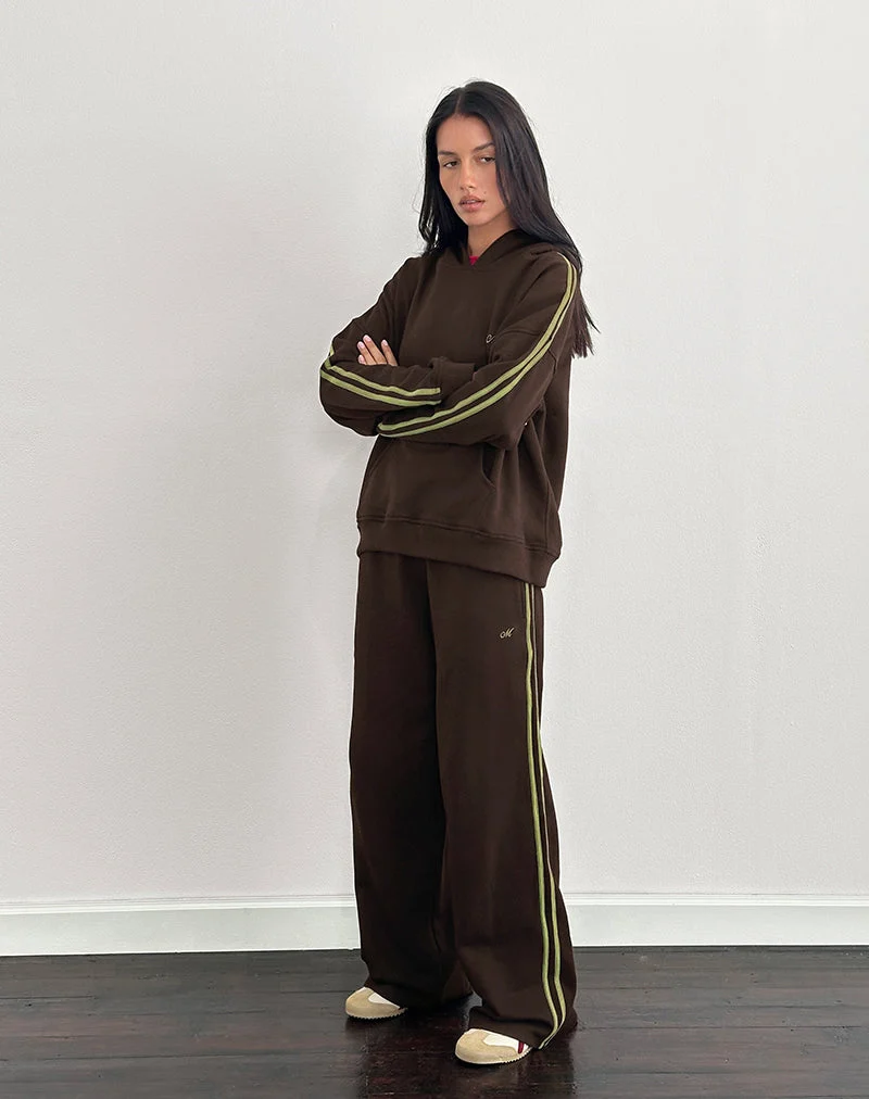 Oze Trackpant in Bitter Chocolate mit grüner Bindung und M-Stickerei
