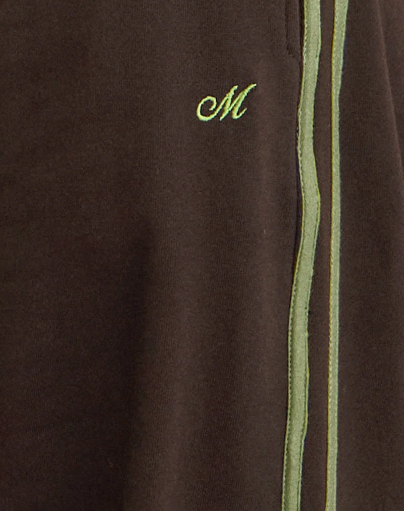 Oze Trackpant in Bitter Chocolate mit grüner Bindung und M-Stickerei