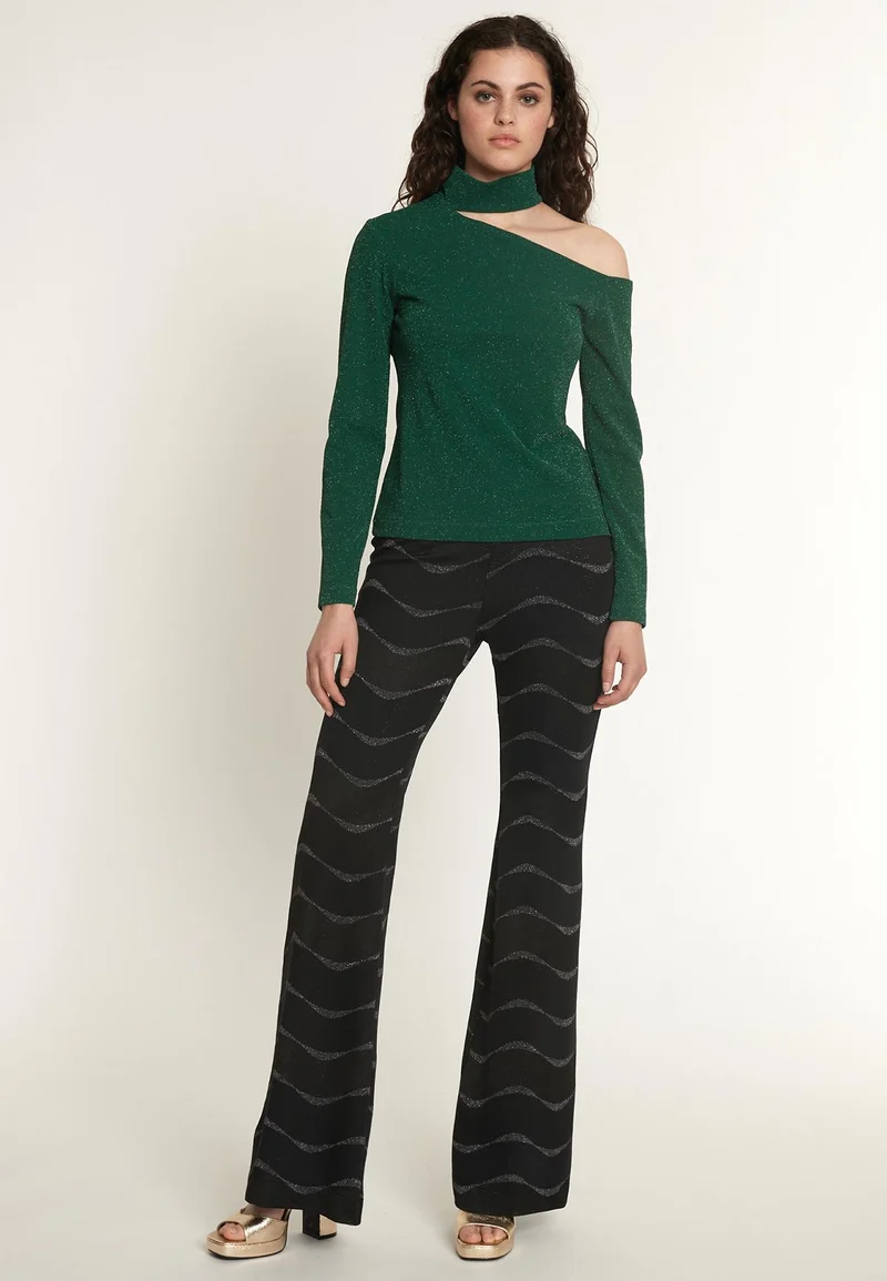 Cut Out Top Ontony