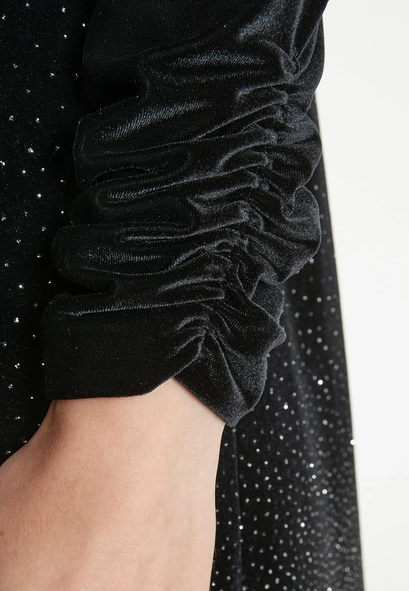 Weites Samtkleid Taheli