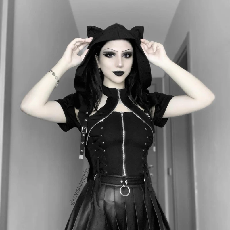 Kurzer Umhang mit Punk-Katzenohren und Kapuze für Damen